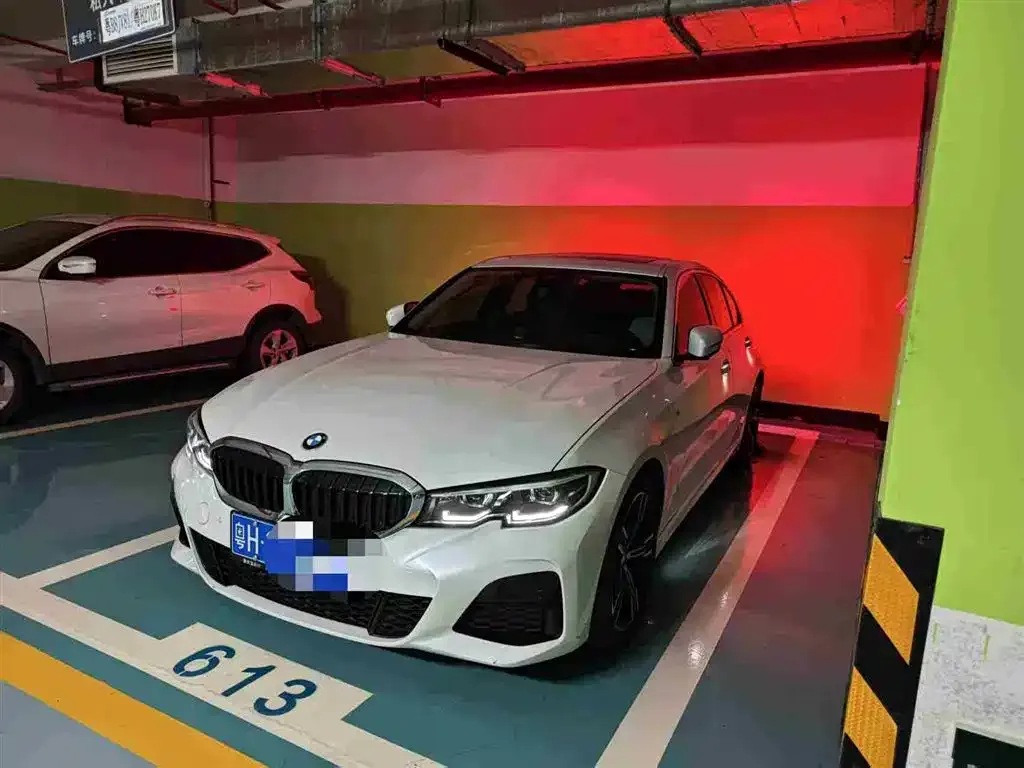 BMW 3 Series 2022 из CN, фото 1