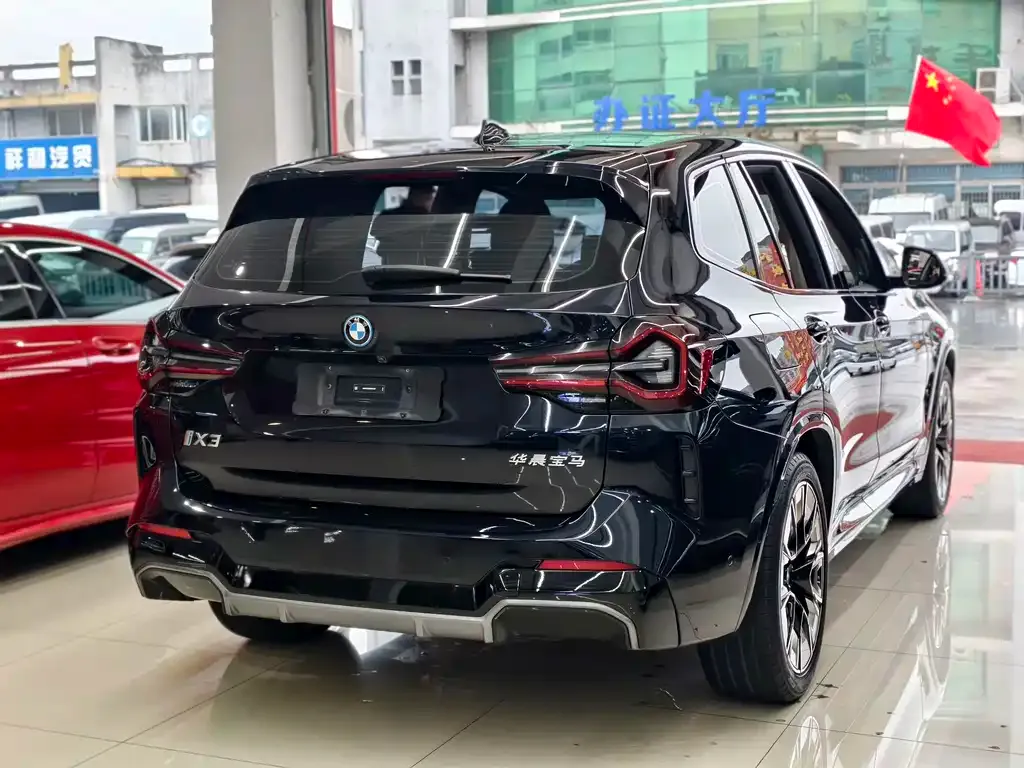 BMW iX3 2024 из CN, фото 8