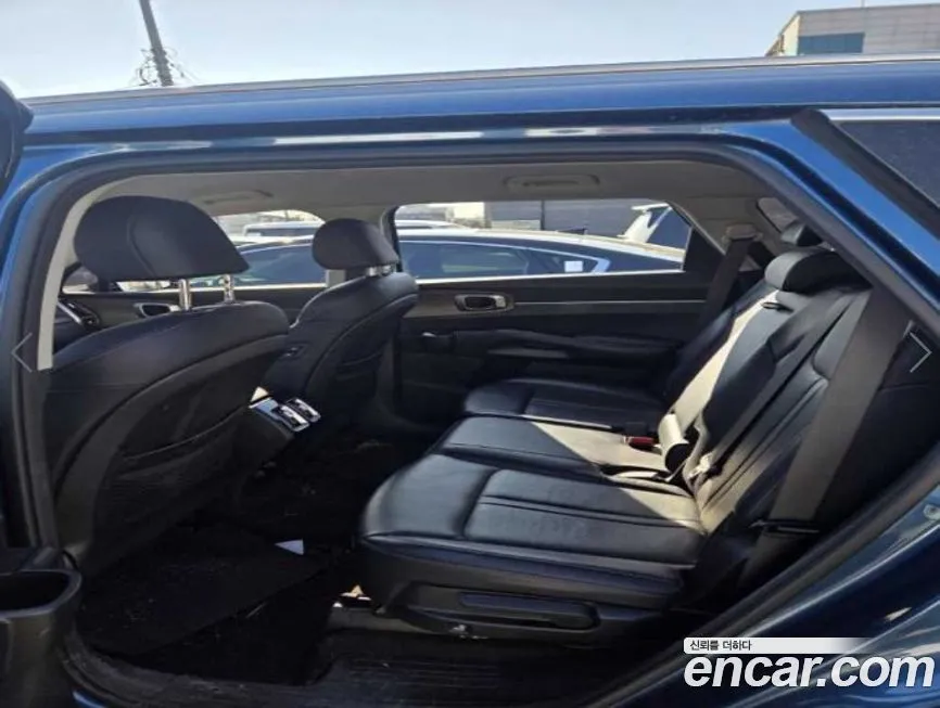 Kia Sorento — фото 6