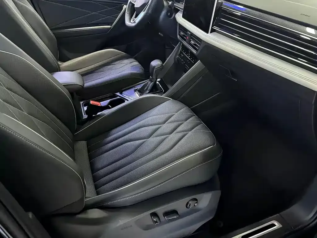 Volkswagen Tiguan L 2023 из CN, фото 3