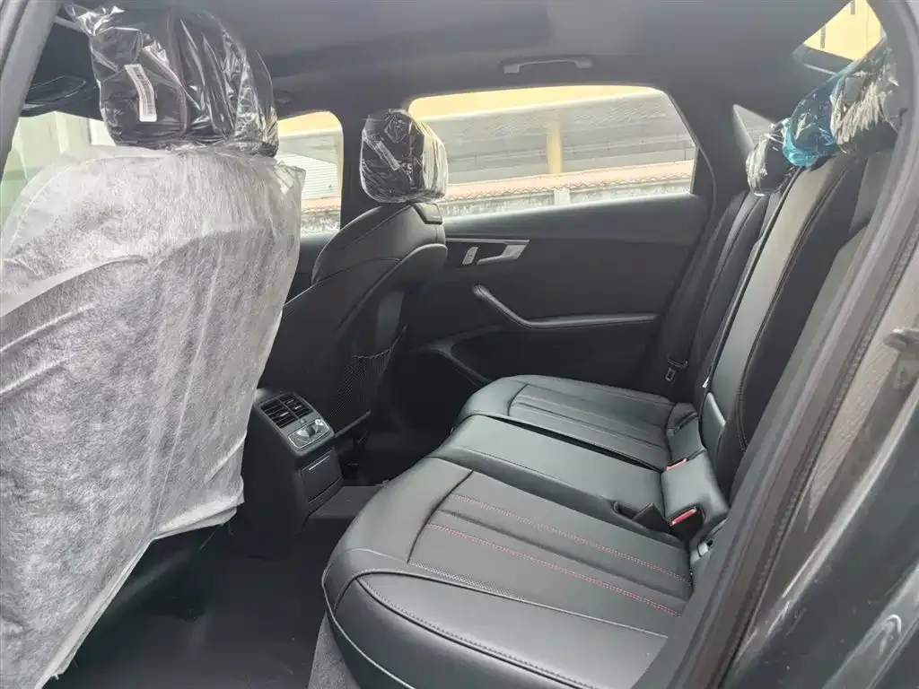 Audi A4L 2026 из CN, фото 9