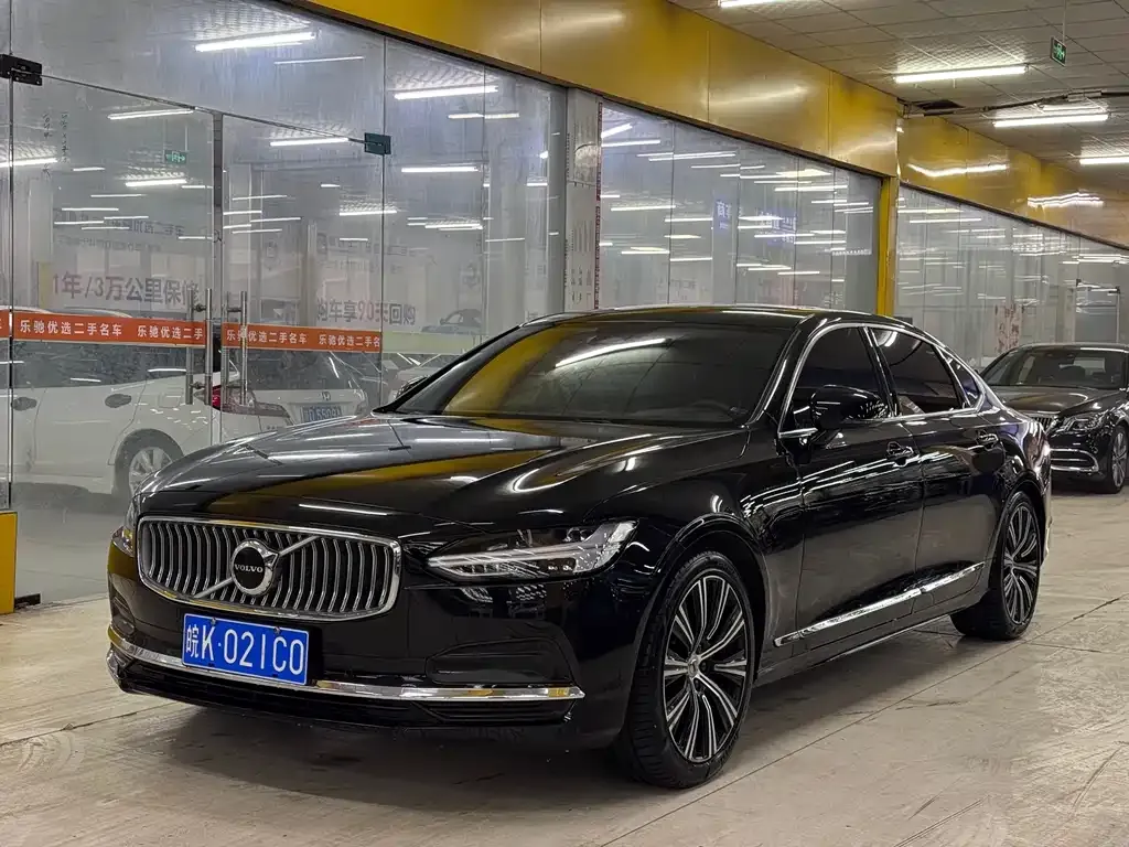 Volvo S90 2023 из CN, фото 1