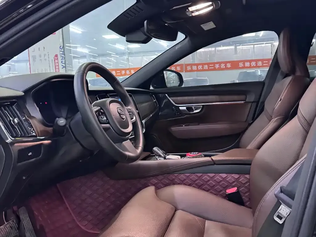 Volvo S90 2023 из CN, фото 4