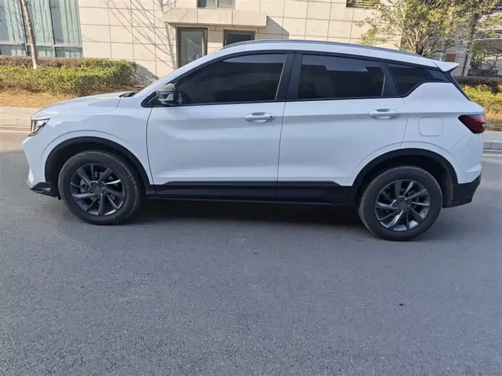 Geely Binyue — фото 10