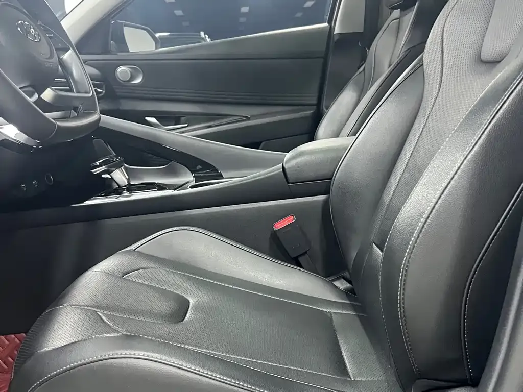 Hyundai Elantra 2022 из CN, фото 8