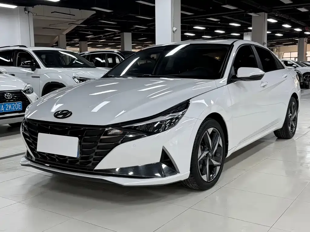 Hyundai Elantra 2022 из CN, фото 1