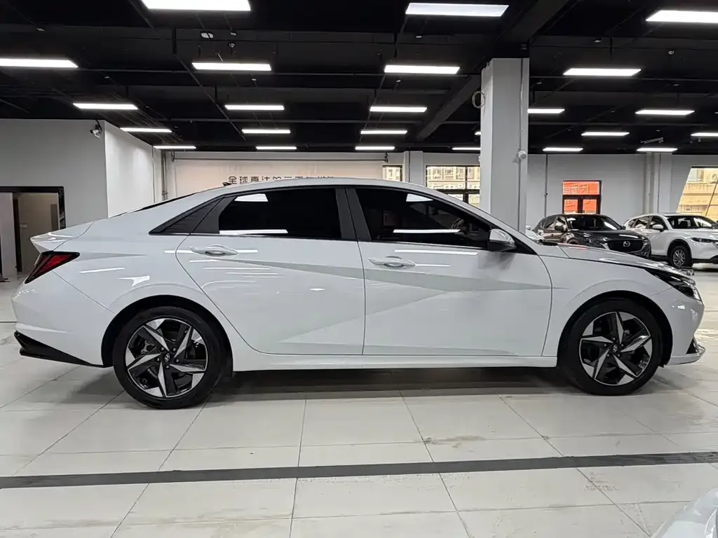 Hyundai Elantra 2022 из CN, фото 10