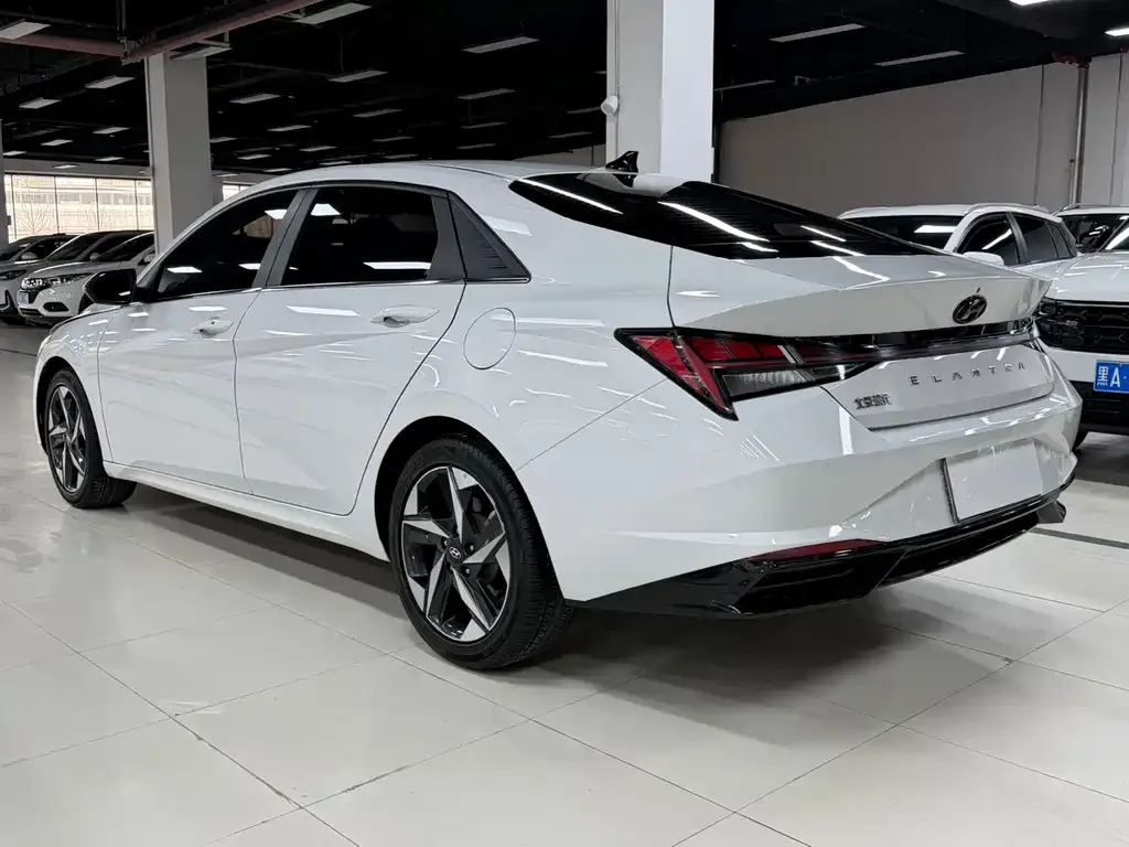Hyundai Elantra 2022 из CN, фото 2