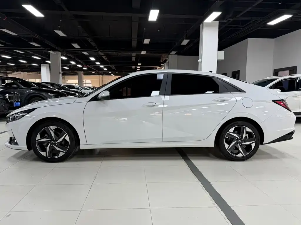 Hyundai Elantra 2022 из CN, фото 8