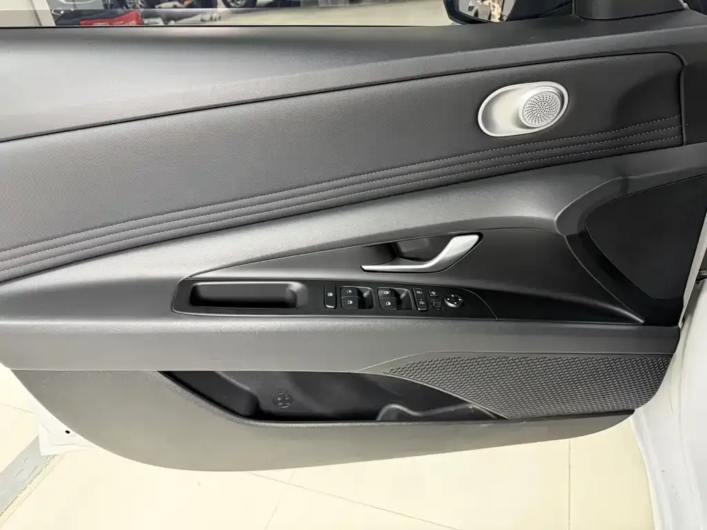 Hyundai Elantra 2022 из CN, фото 5