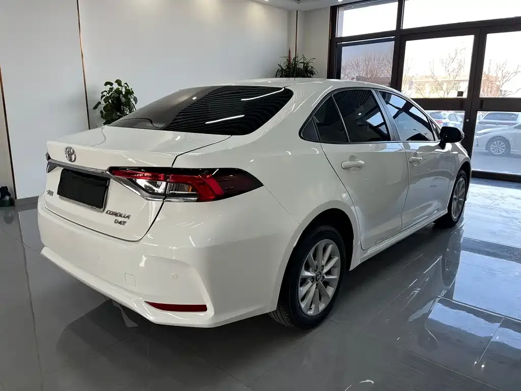 Toyota Corolla 2023 из CN, фото 9