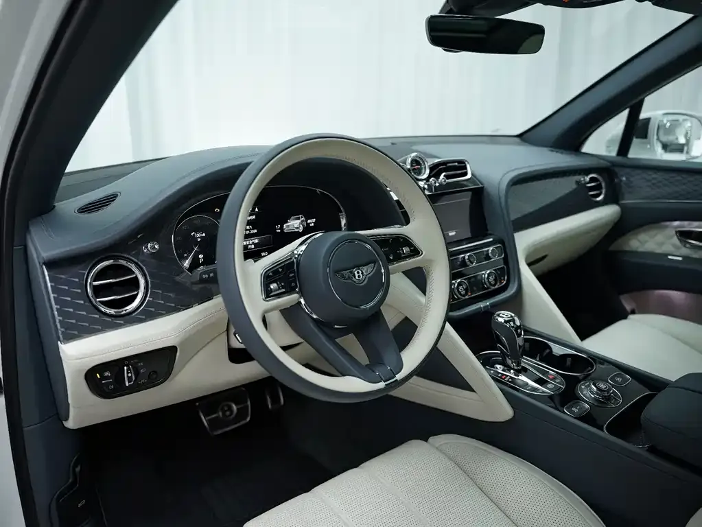 Bentley Bentayga 2022 из CN, фото 5