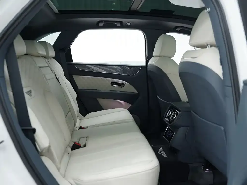 Bentley Bentayga 2022 из CN, фото 2