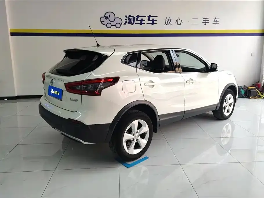 Nissan Qashqai — фото 7