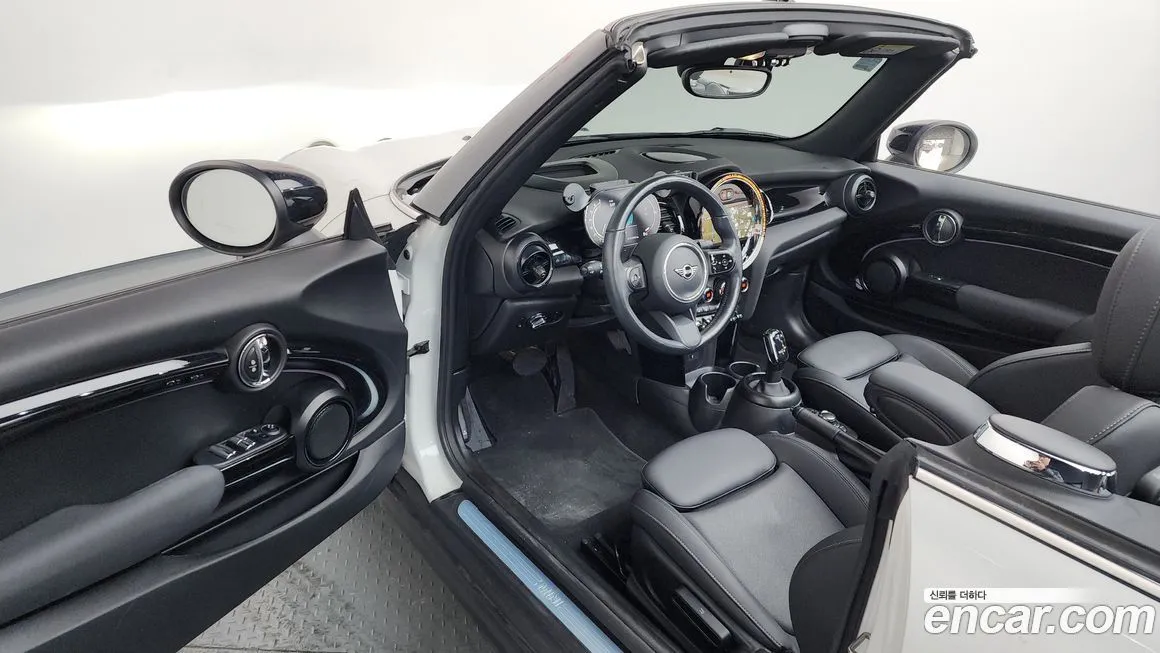 Mini Cooper Convertible 2024 из KR, фото 6