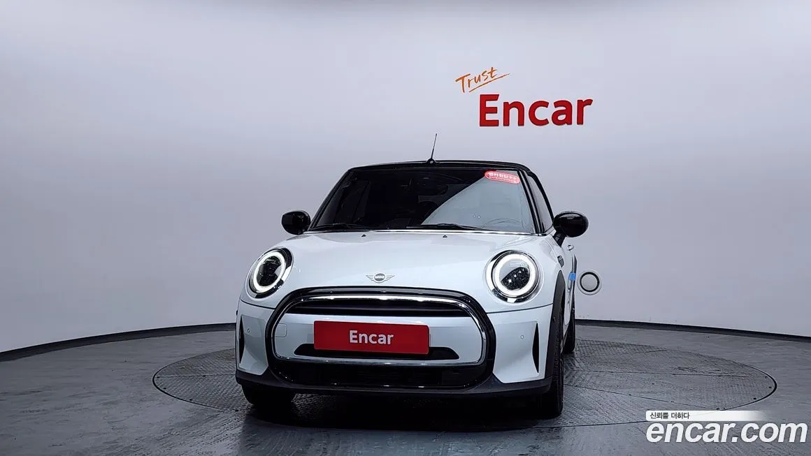 Mini Cooper Convertible 2024 из KR, фото 2