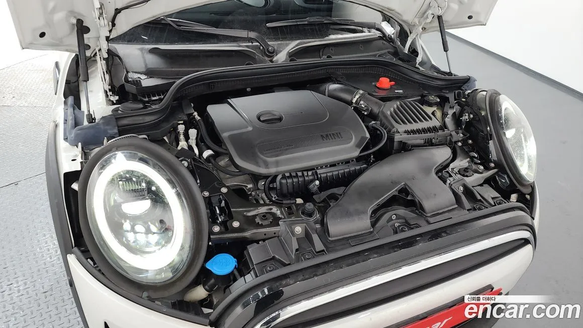 Mini Cooper Convertible 2024 из KR, фото 10