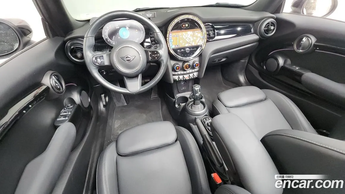 Mini Cooper Convertible 2024 из KR, фото 8