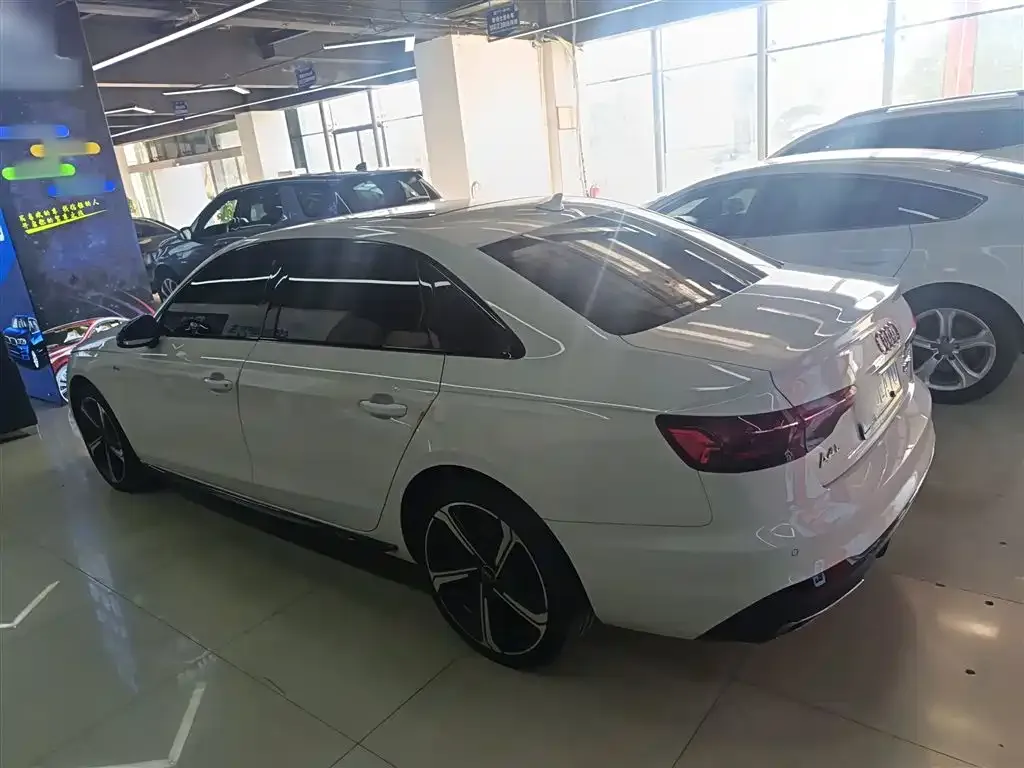 Audi A4L 2024 из CN, фото 10