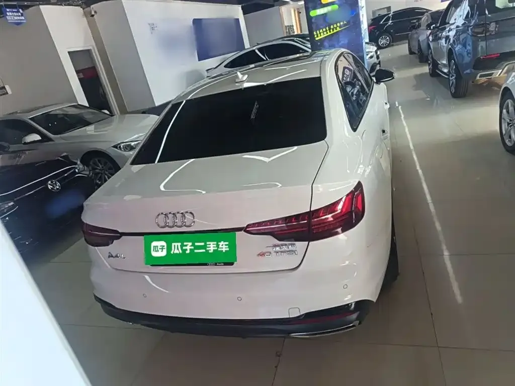 Audi A4L 2024 из CN, фото 6