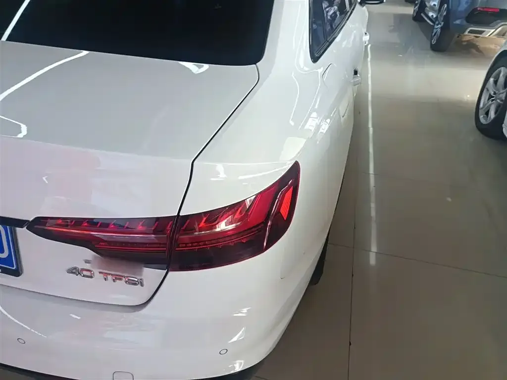 Audi A4L 2024 из CN, фото 3