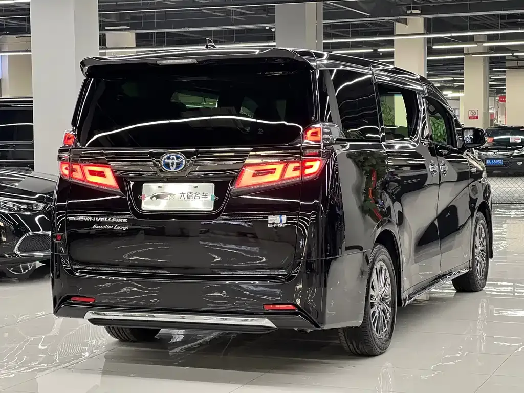 Toyota Vellfire 2023 из CN, фото 3