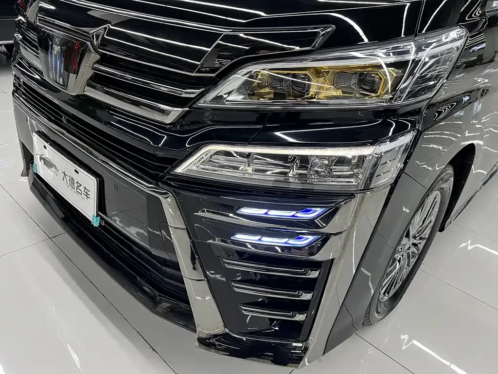 Toyota Vellfire 2023 из CN, фото 6