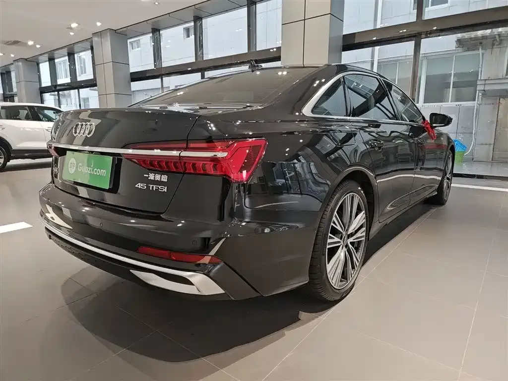 Audi A6L 2025 из CN, фото 6