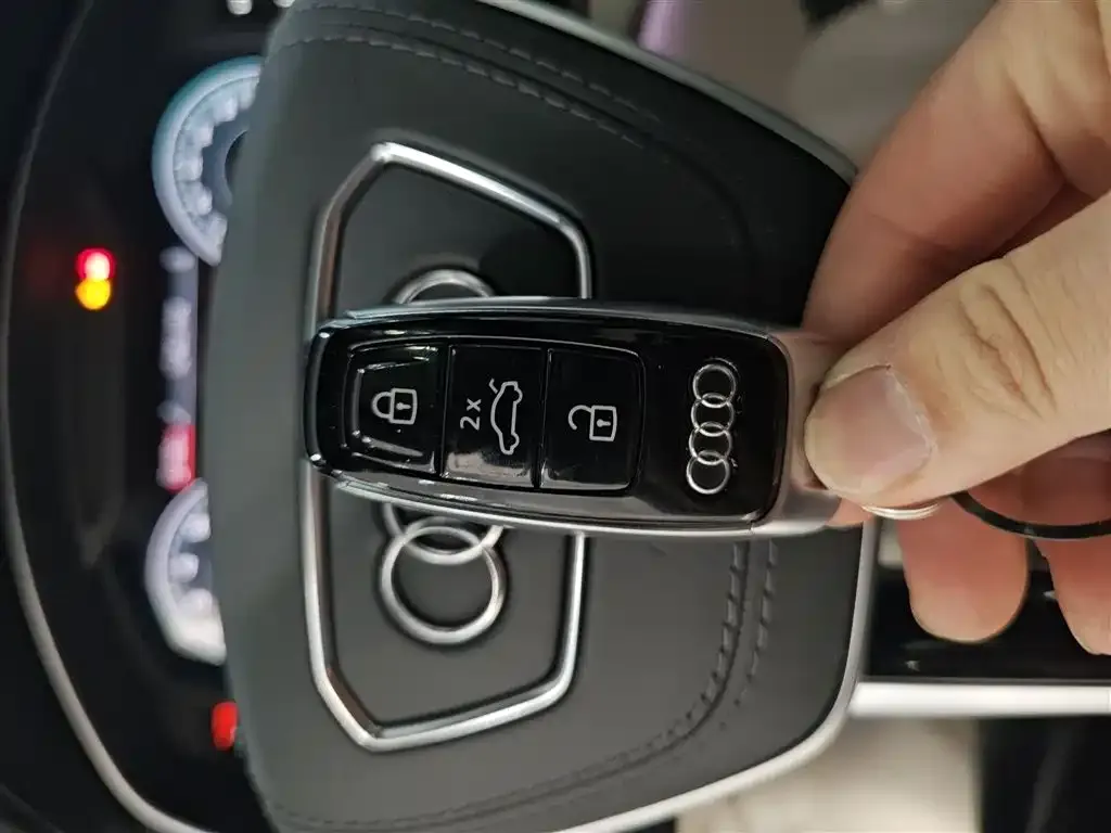 Audi A6L 2025 из CN, фото 10