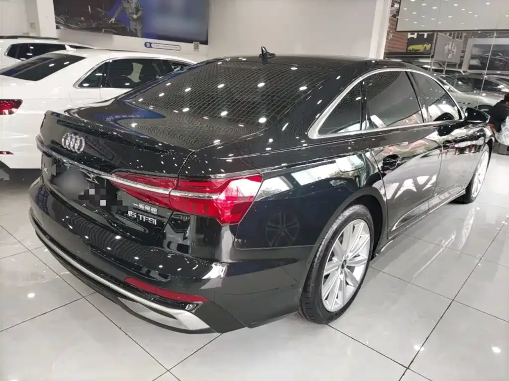 Audi A6L — фото 5