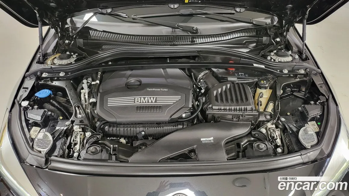 BMW 1-Series 2023 из KR, фото 8