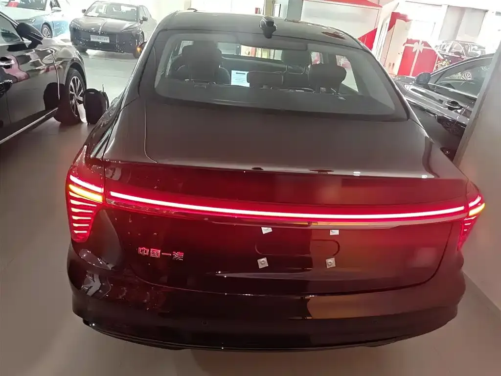 Hongqi H5 PHEV 2025 из CN, фото 5