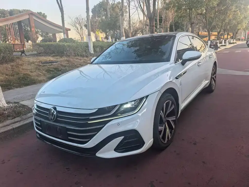 Volkswagen CC 2023 из CN, фото 1