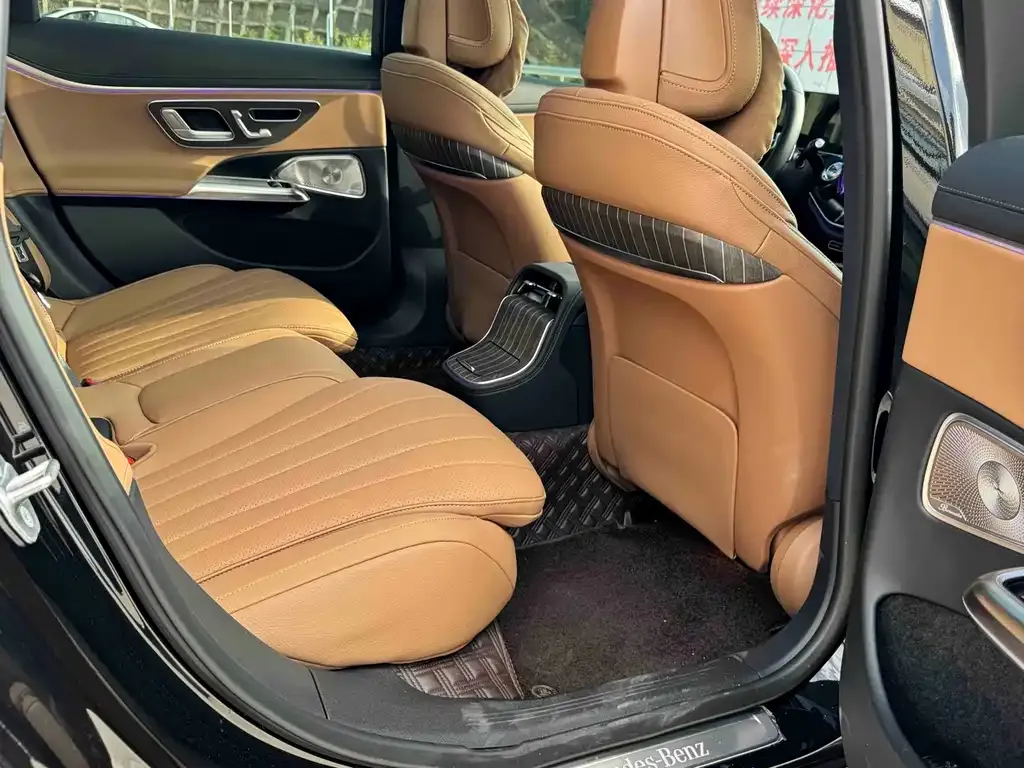 Mercedes-Benz E-Class 2024 из CN, фото 2