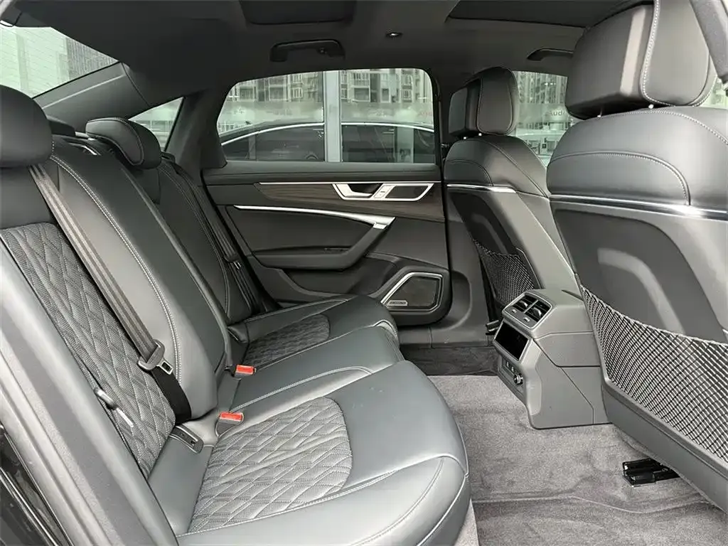 Audi A6L 2025 из CN, фото 9