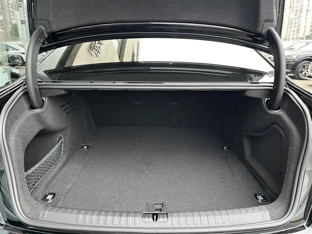 Audi A6L 2025 из CN, фото 8