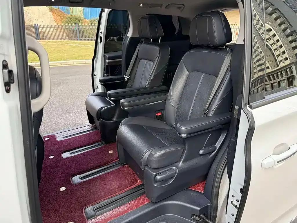 GAC Motor Trumpchi M8 — фото 9