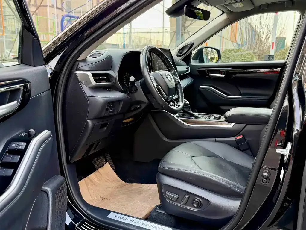 Toyota Highlander 2023 из CN, фото 7