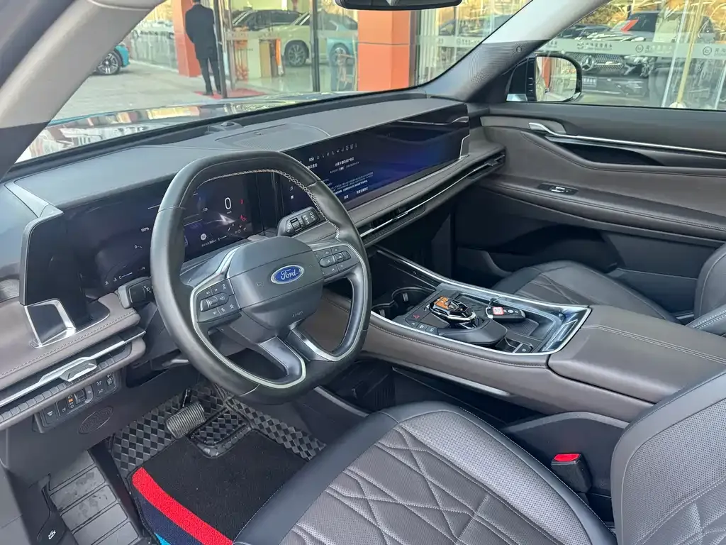 Ford Edge — фото 10
