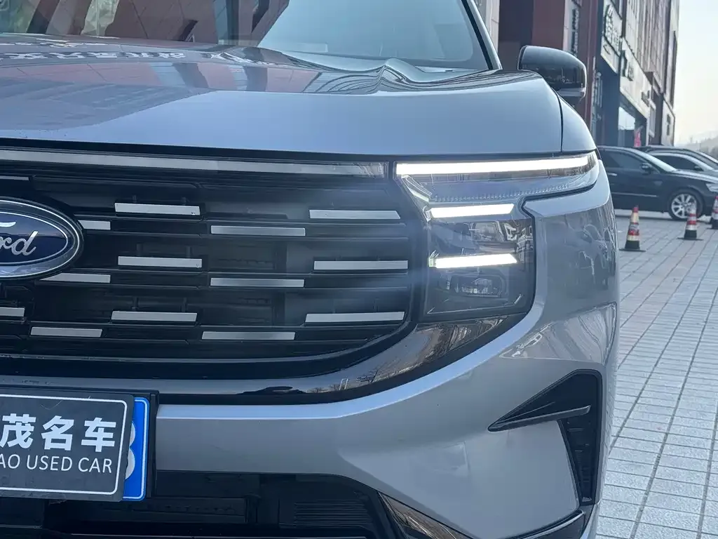 Ford Edge — фото 7