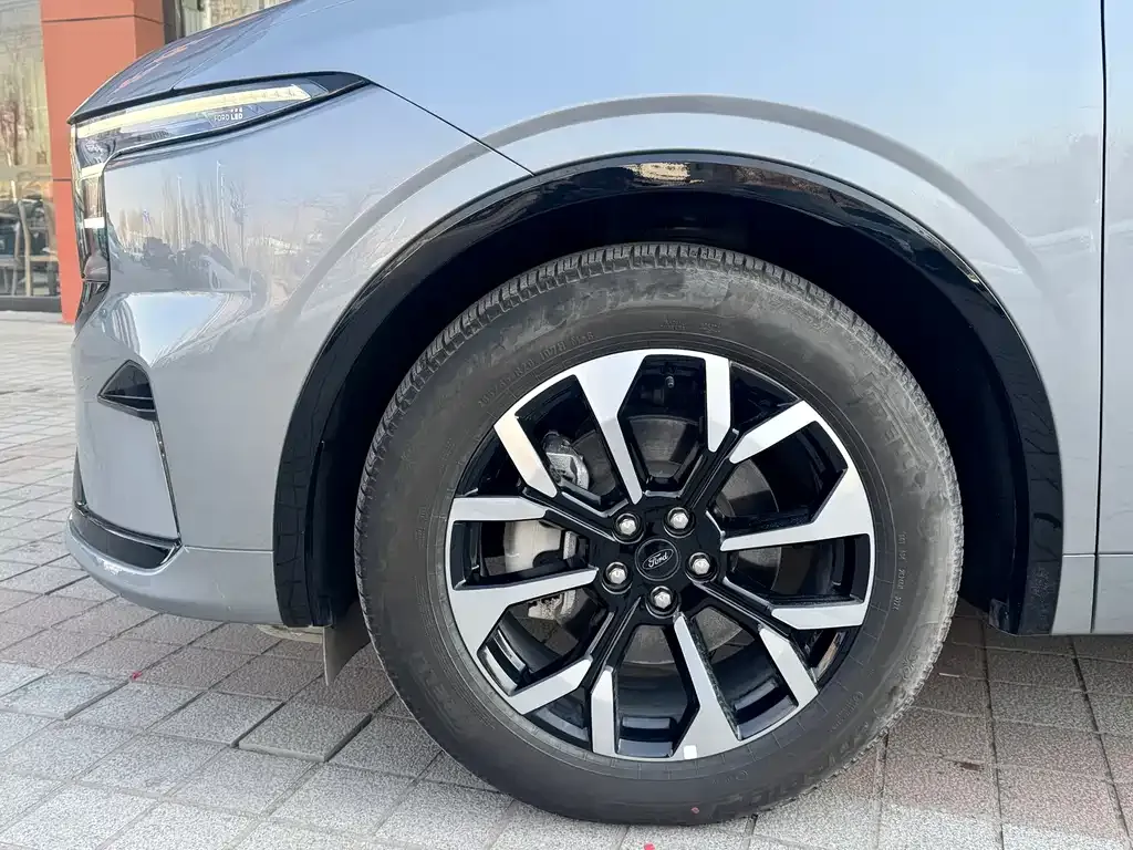 Ford Edge — фото 2
