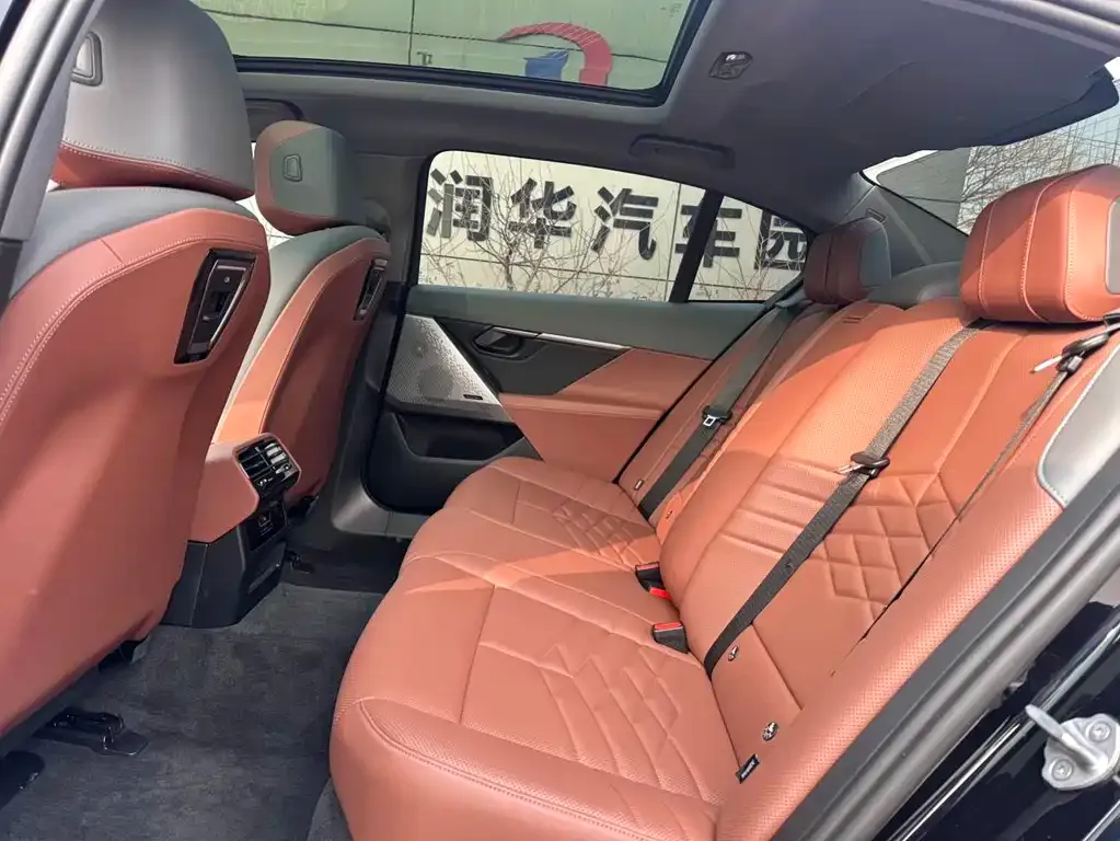 BMW i5 2025 из CN, фото 8