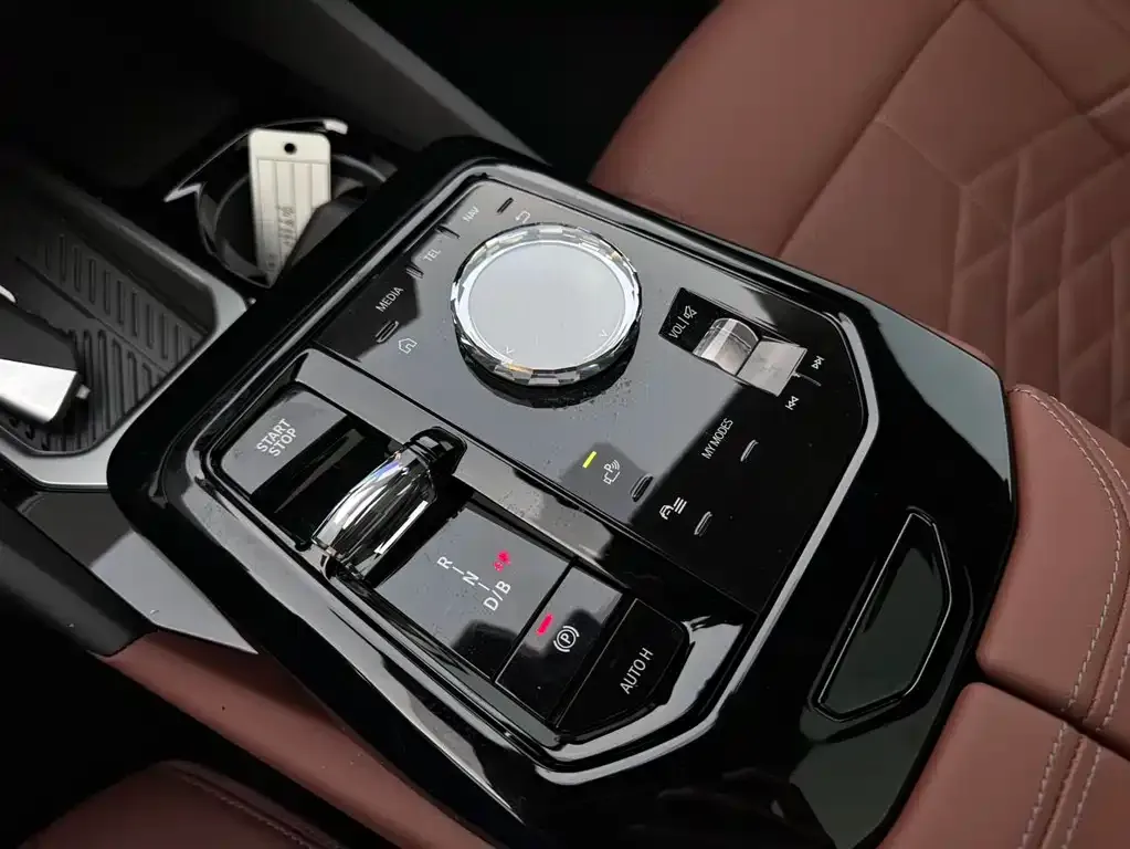 BMW i5 2025 из CN, фото 3