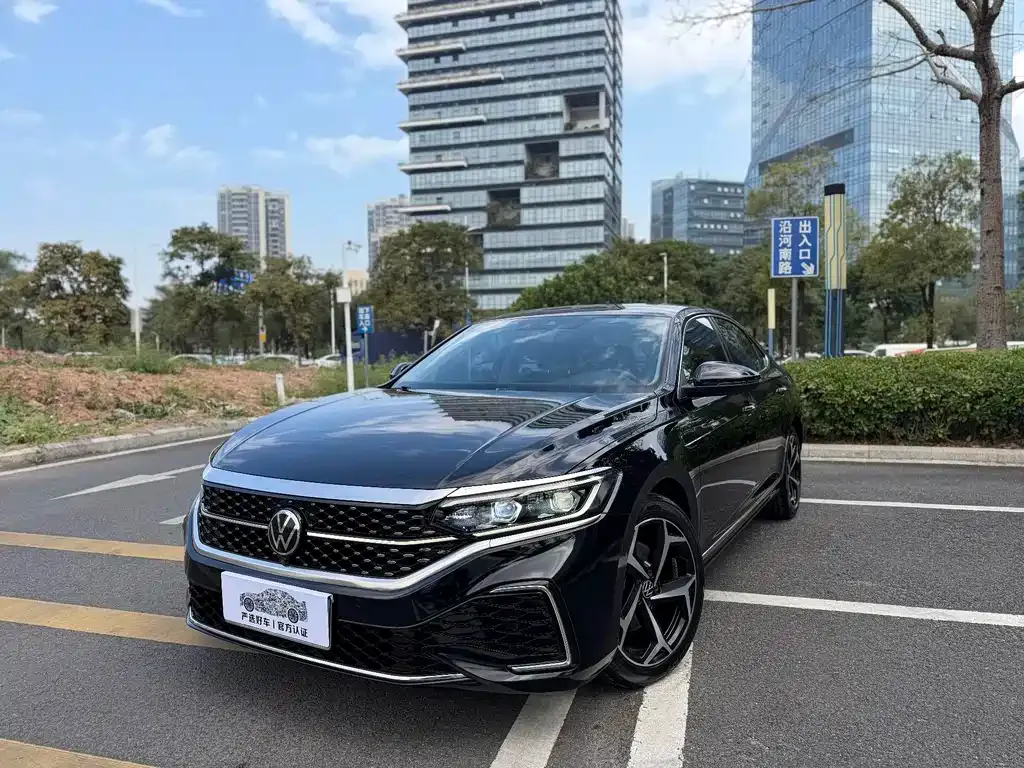 Volkswagen Passat 2023 из CN, фото 1