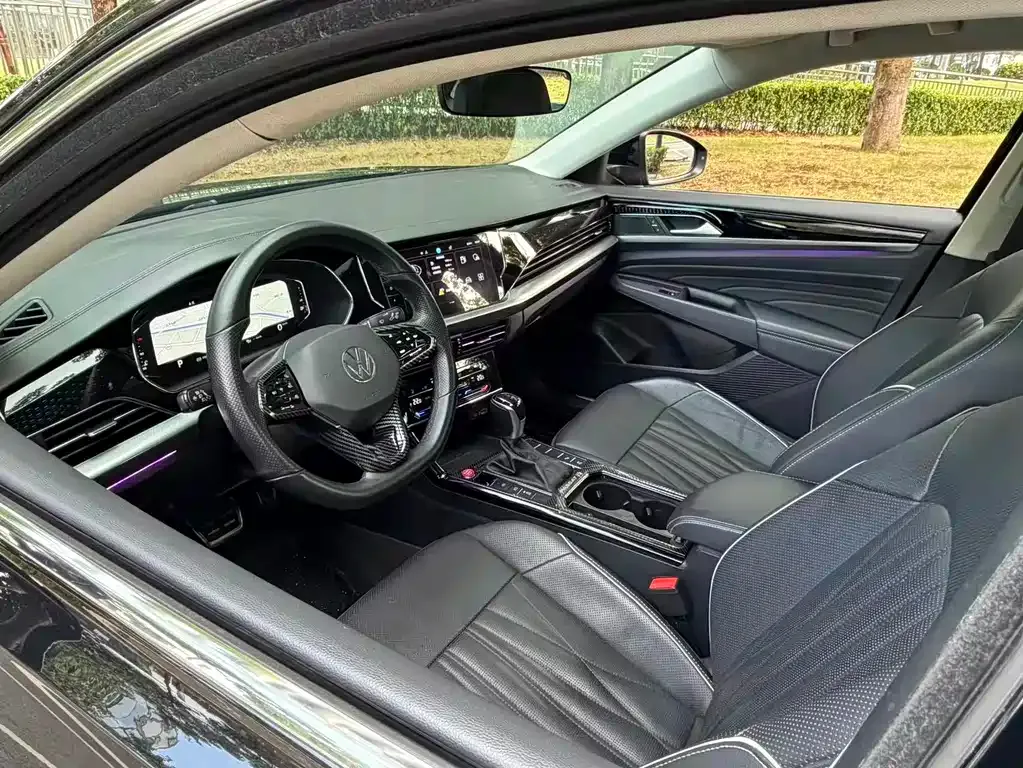 Volkswagen Passat 2023 из CN, фото 8