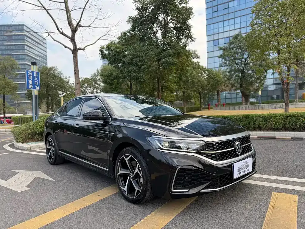 Volkswagen Passat 2023 из CN, фото 4