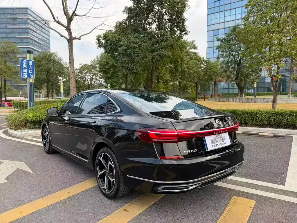 Volkswagen Passat 2023 из CN, фото 6