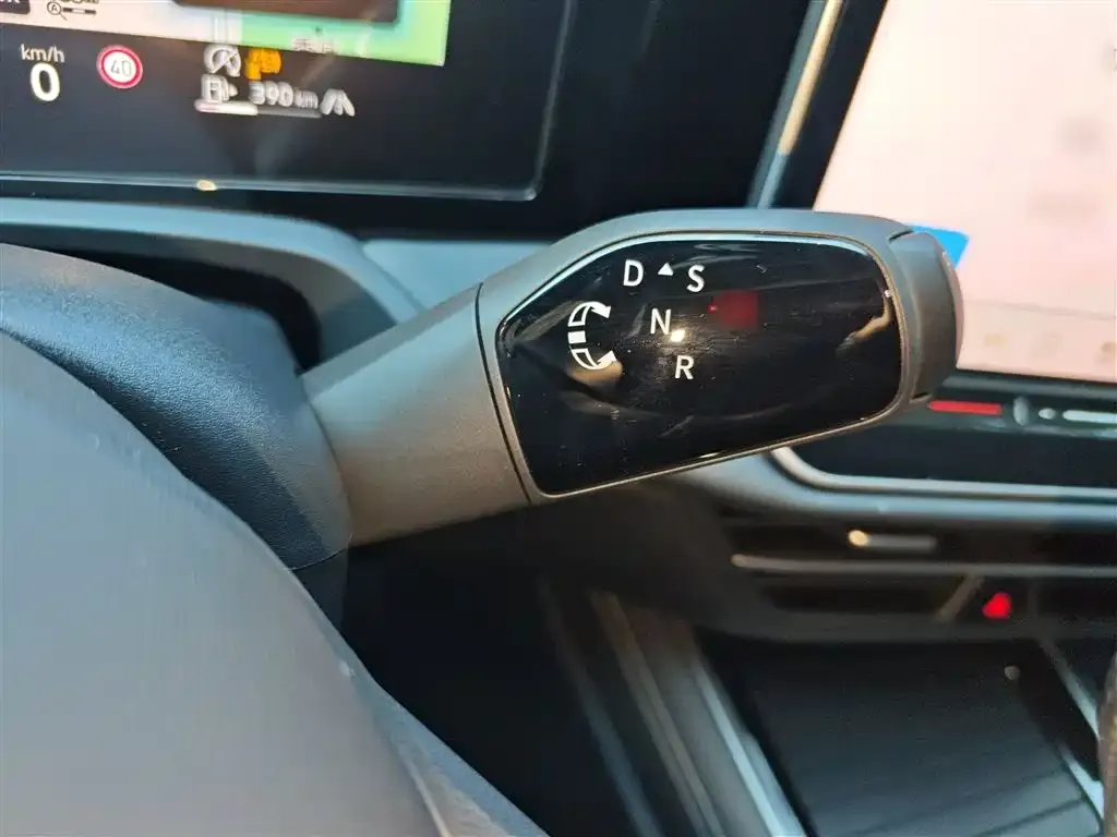 Volkswagen Magotan 2024 из CN, фото 2