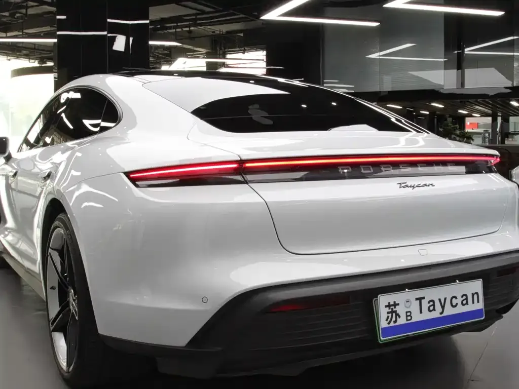 Porsche Taycan — фото 5