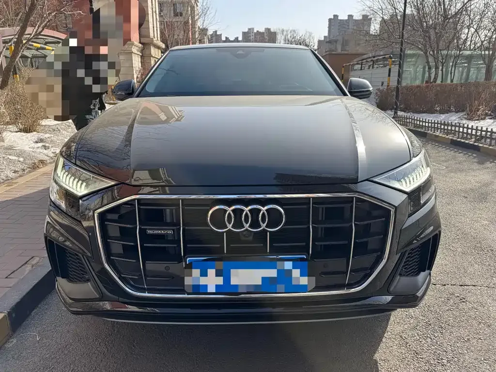Audi Q8 2023 из CN, фото 2